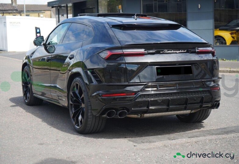 Lamborghini Urus Black