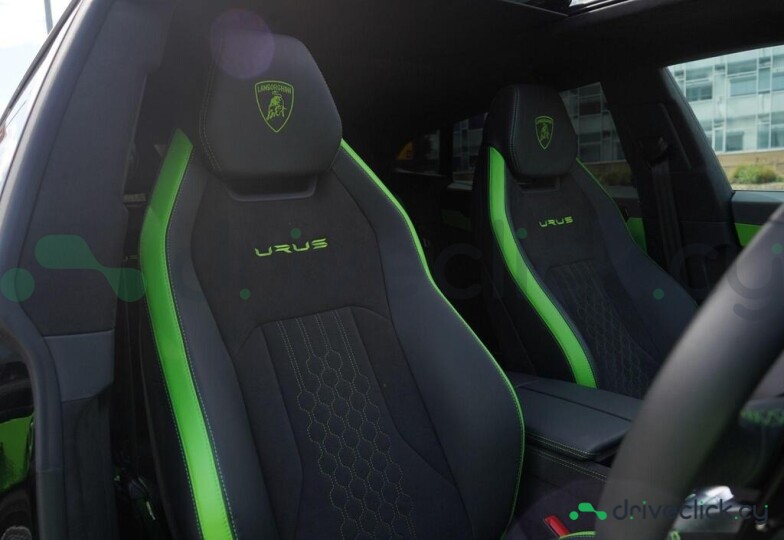 Lamborghini Urus Black