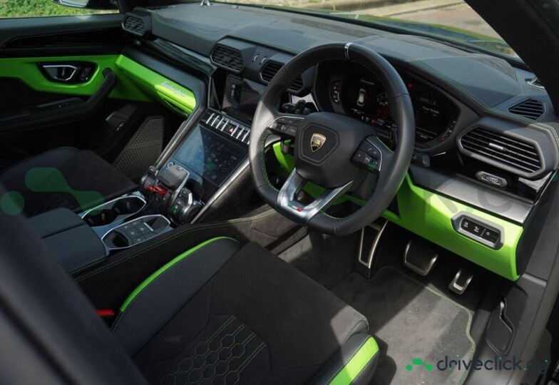 Lamborghini Urus Black