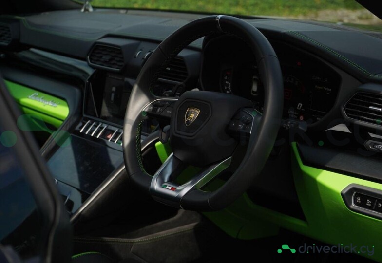 Lamborghini Urus Black