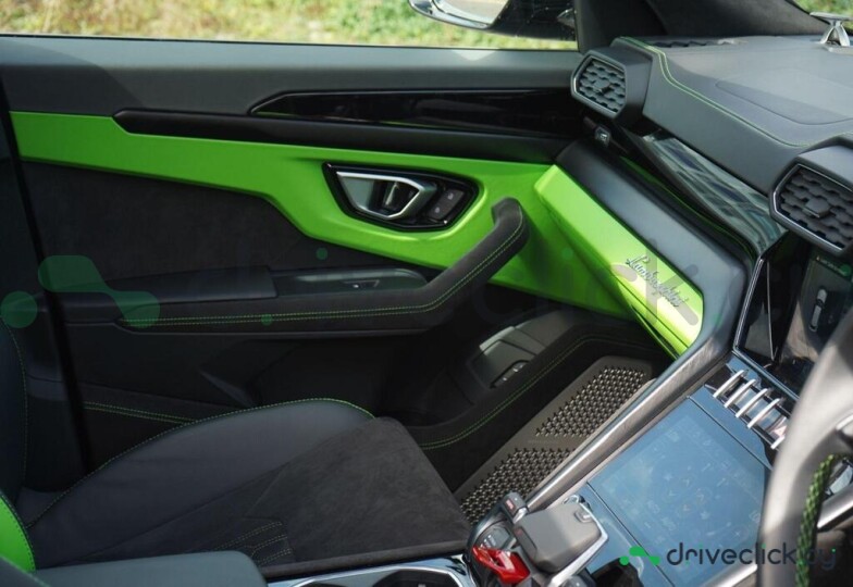 Lamborghini Urus Black