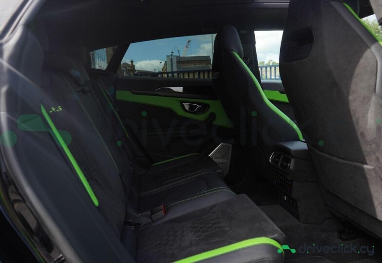 Lamborghini Urus Black