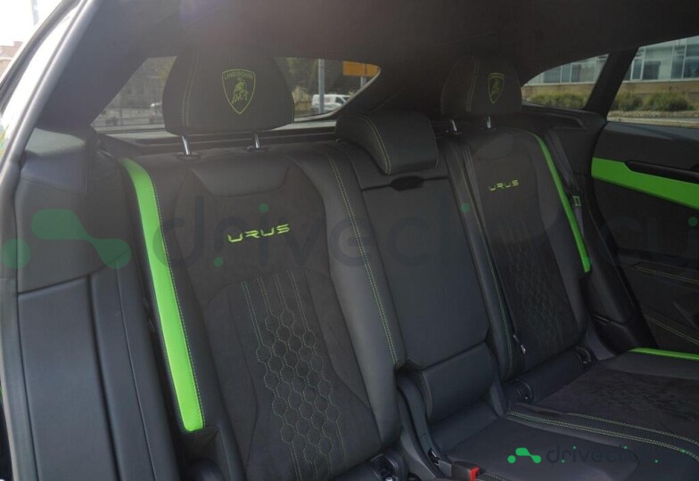 Lamborghini Urus Black