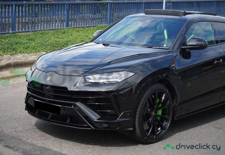 Lamborghini Urus Black