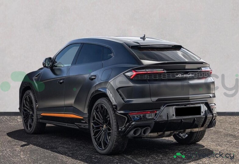 Lamborghini Urus Black