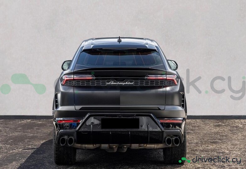 Lamborghini Urus Black