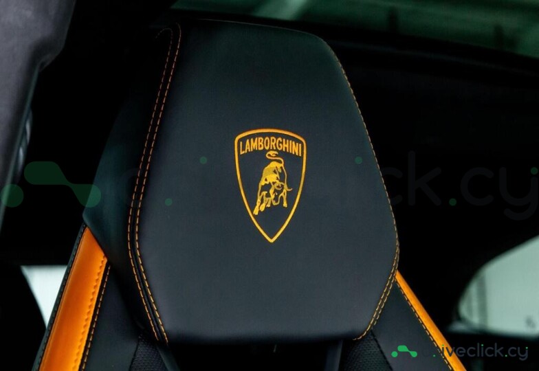 Lamborghini Urus Black