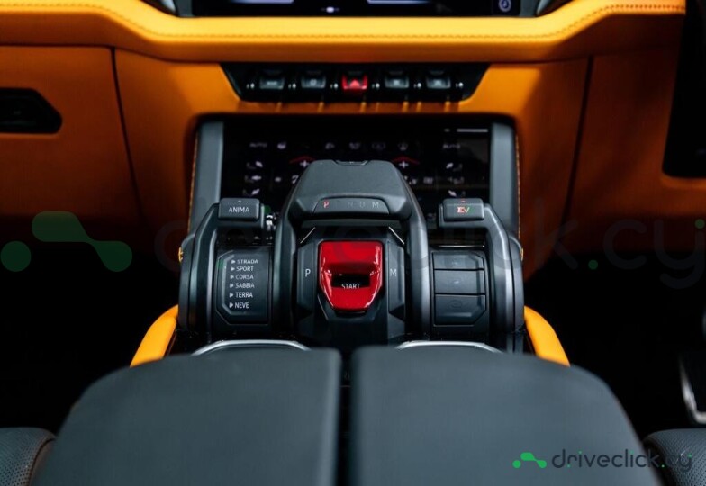 Lamborghini Urus Black