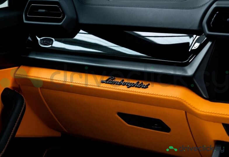 Lamborghini Urus Black