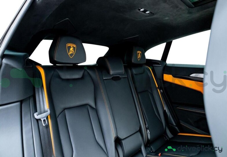 Lamborghini Urus Black
