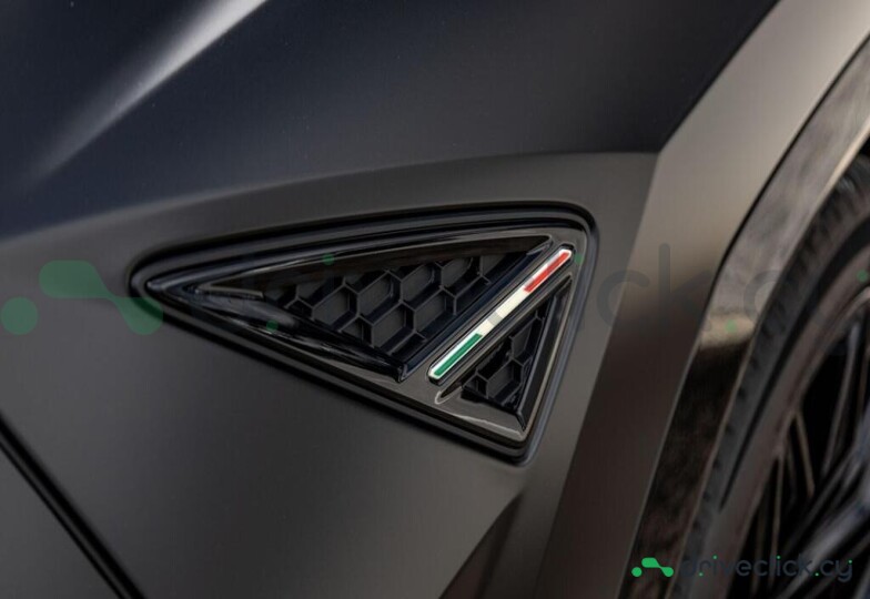 Lamborghini Urus Black