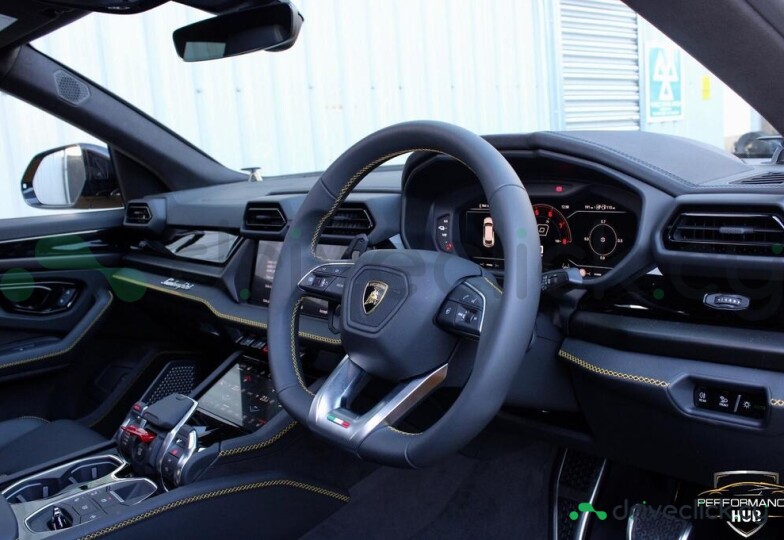 Lamborghini Urus Yellow