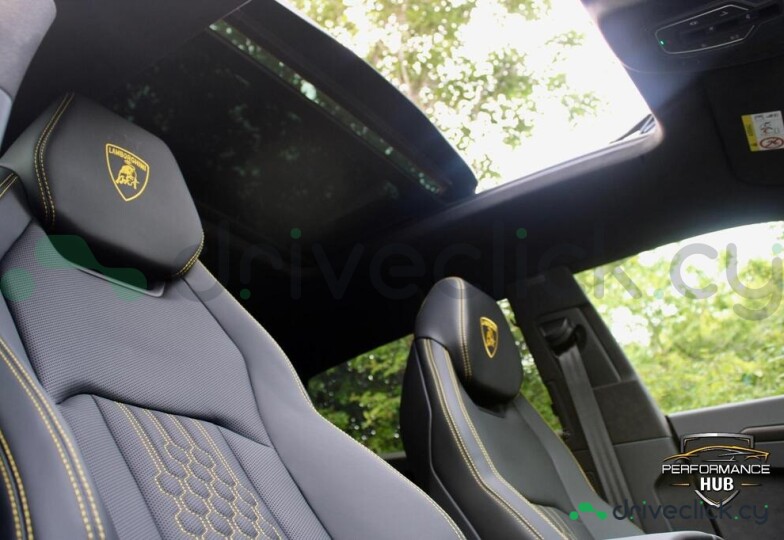 Lamborghini Urus Yellow