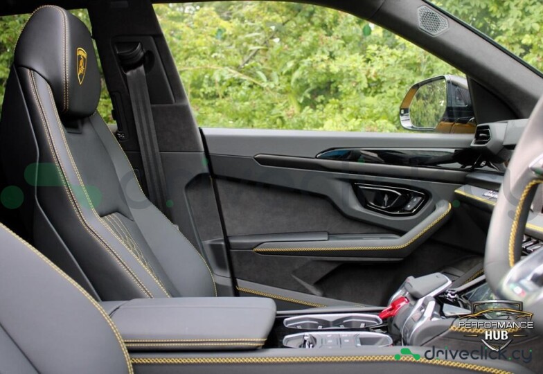 Lamborghini Urus Yellow