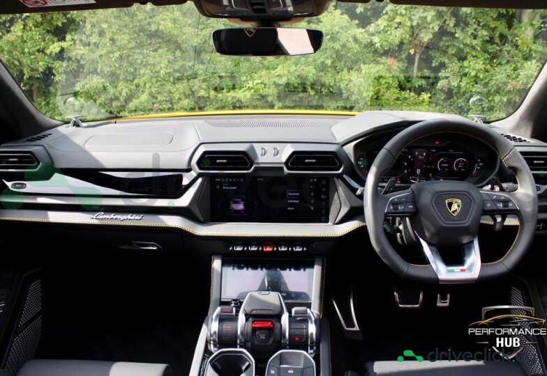 Lamborghini Urus Yellow