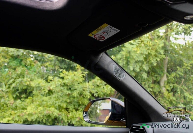 Lamborghini Urus Yellow