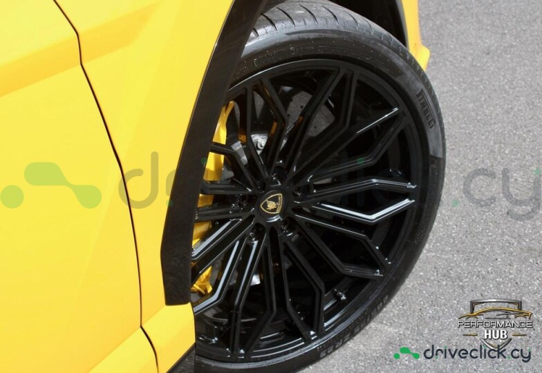 Lamborghini Urus Yellow