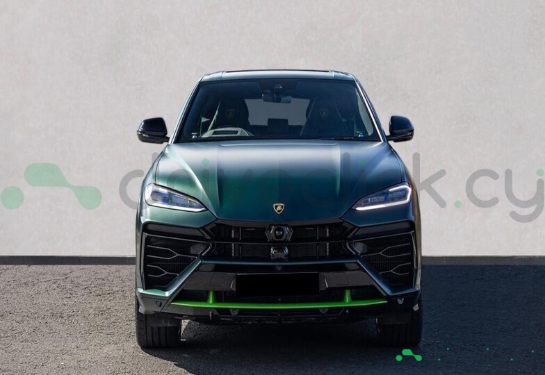 Lamborghini Urus Green