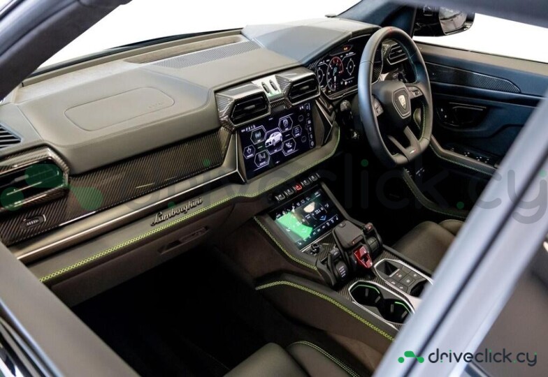 Lamborghini Urus Green