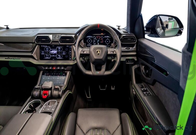 Lamborghini Urus Green