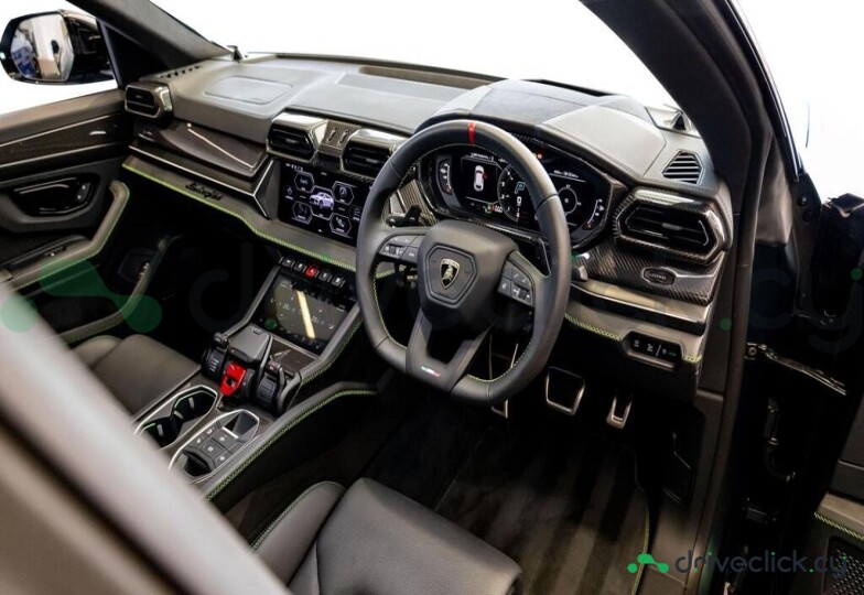 Lamborghini Urus Green