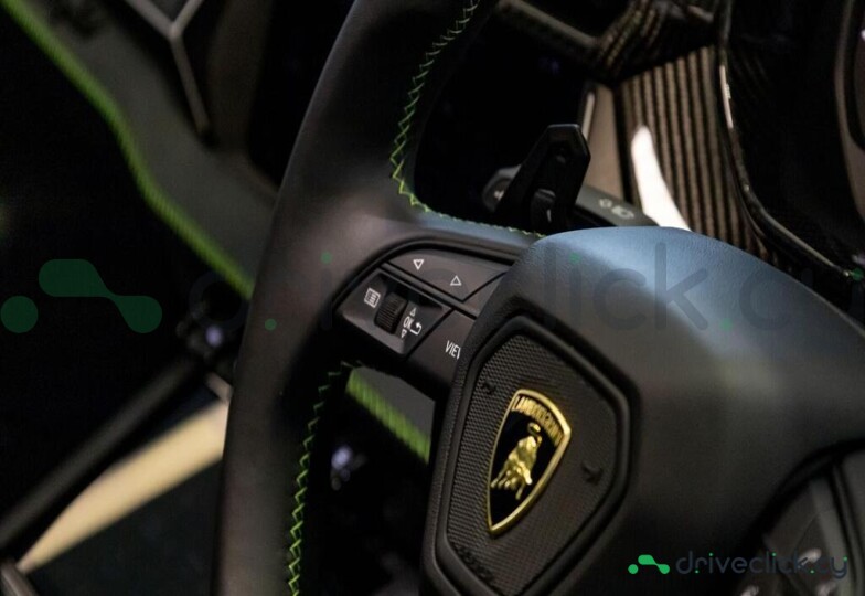 Lamborghini Urus Green