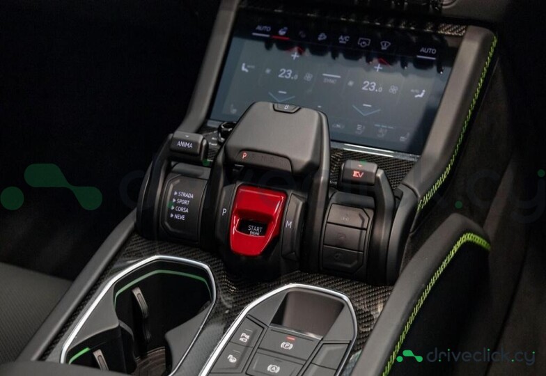 Lamborghini Urus Green