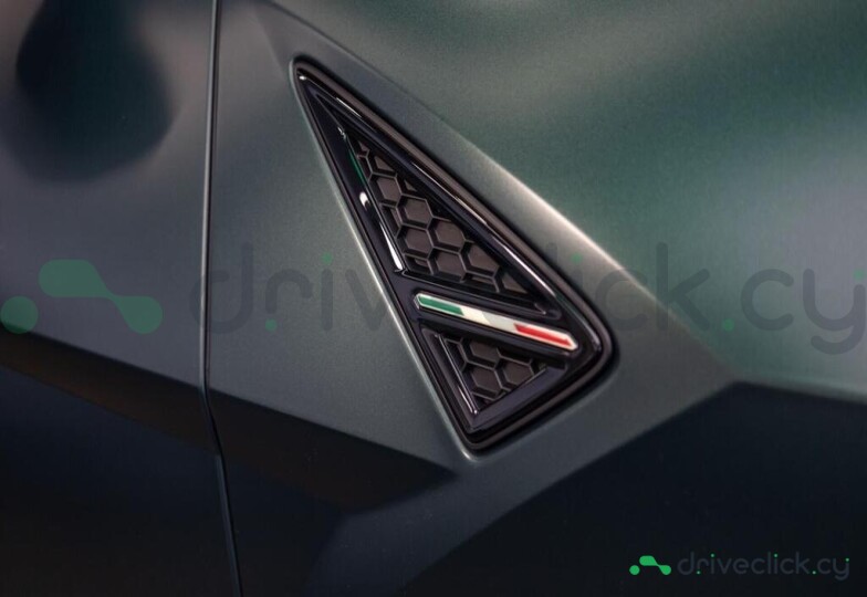 Lamborghini Urus Green