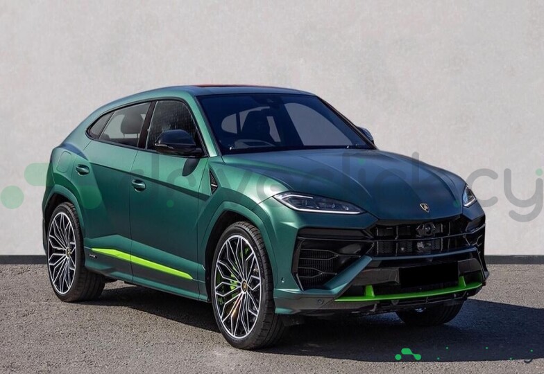 Lamborghini Urus Green