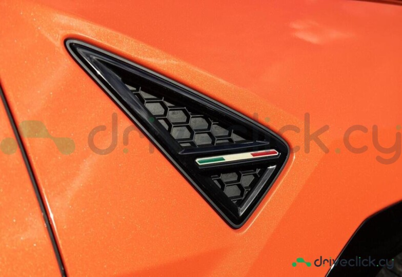 Lamborghini Urus Orange