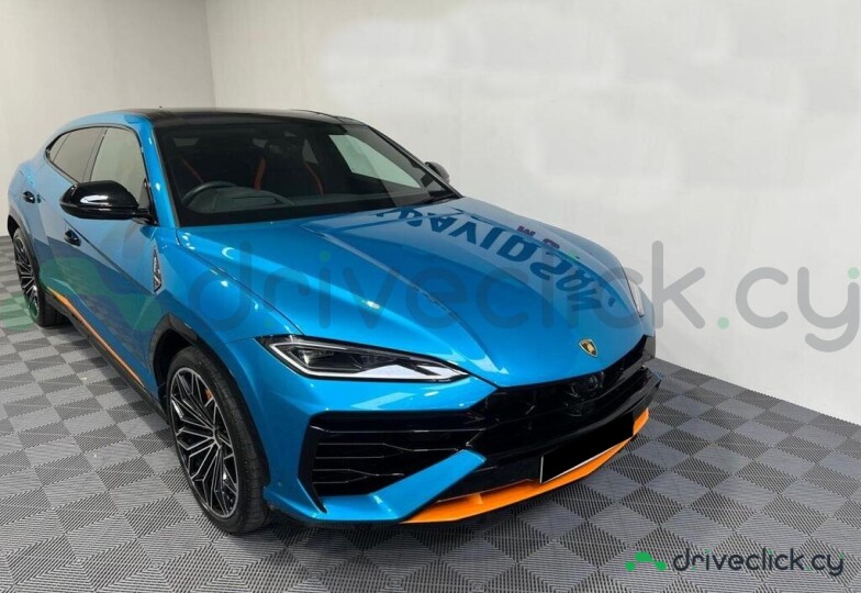 Lamborghini Urus Blue