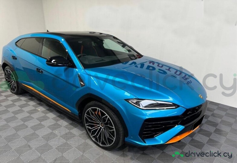Lamborghini Urus Blue
