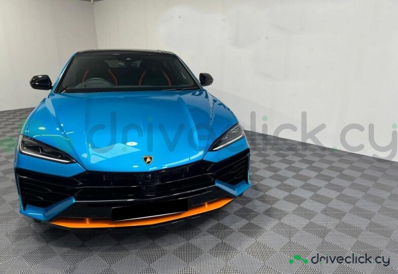 Lamborghini Urus Blue