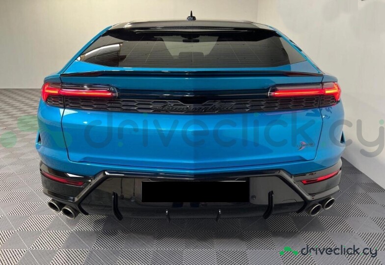 Lamborghini Urus Blue
