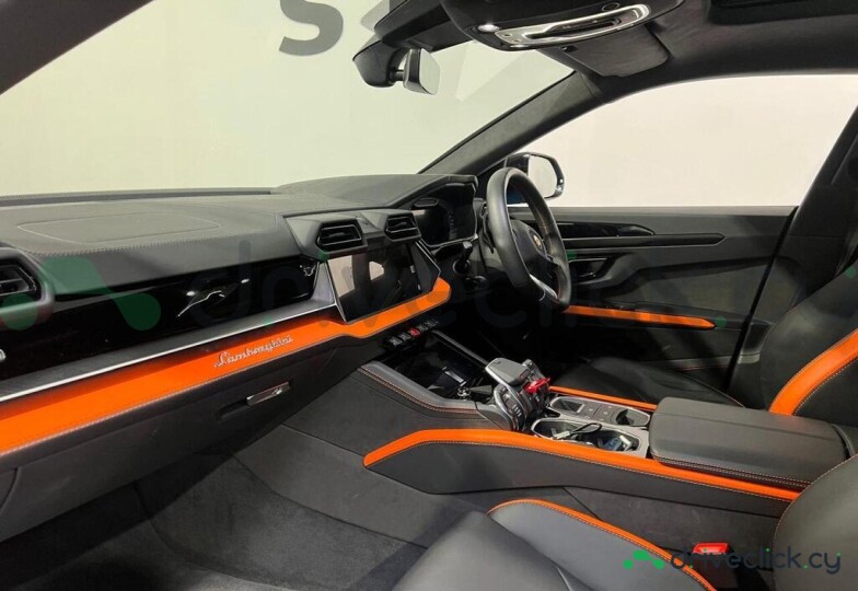Lamborghini Urus Blue