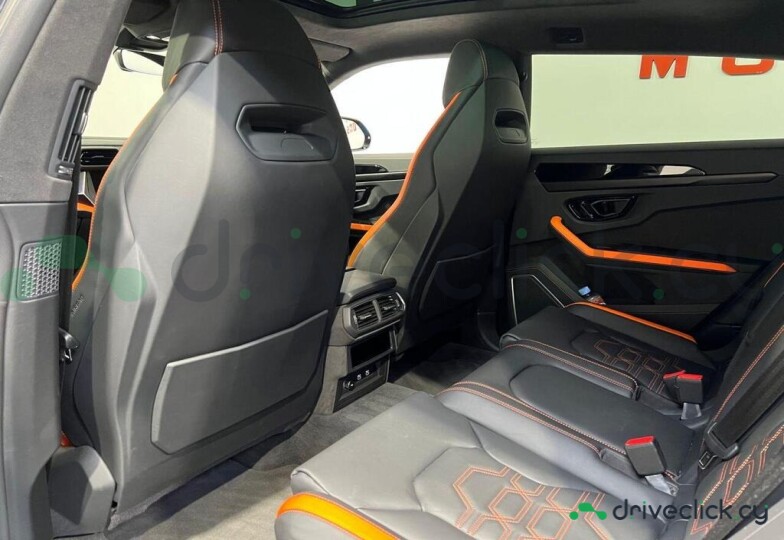 Lamborghini Urus Blue
