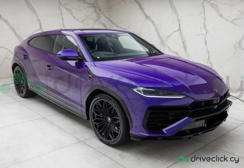 Lamborghini Urus Purple