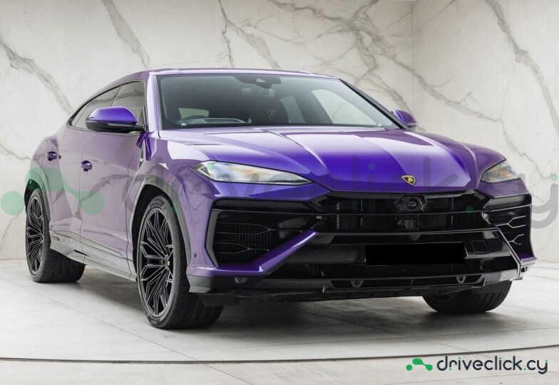 Lamborghini Urus Purple