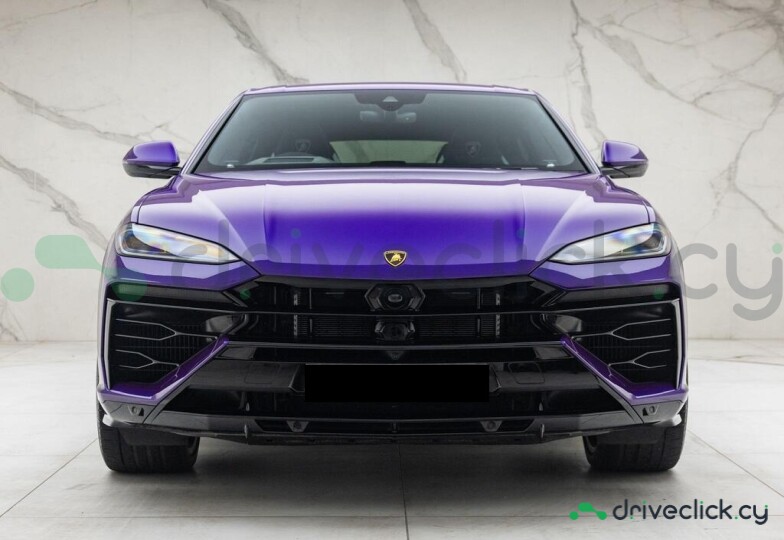 Lamborghini Urus Purple
