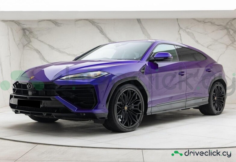 Lamborghini Urus Purple