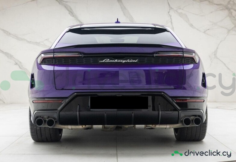 Lamborghini Urus Purple