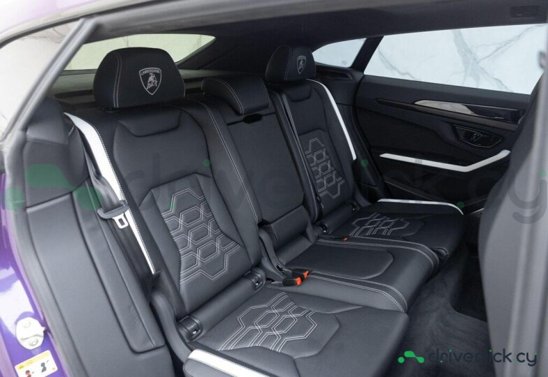 Lamborghini Urus Purple