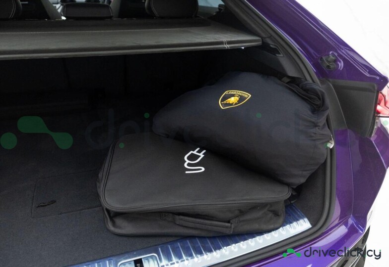Lamborghini Urus Purple