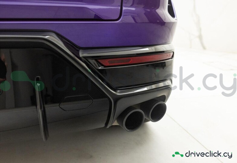 Lamborghini Urus Purple