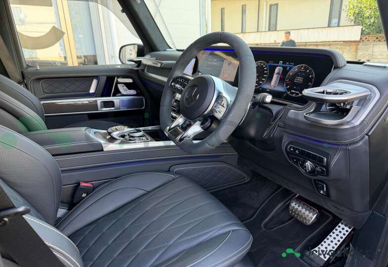 Mercedes G-class Black