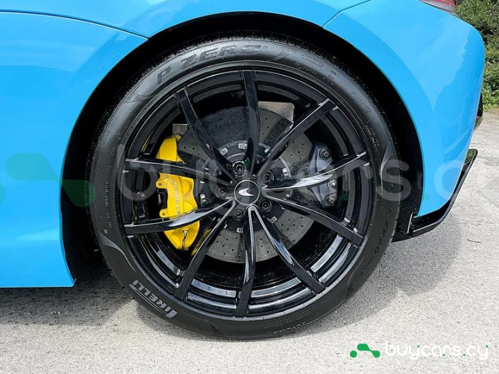 McLaren Artura Синий