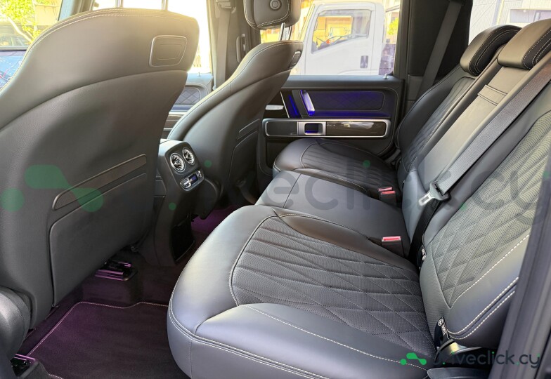 Mercedes G-class Black