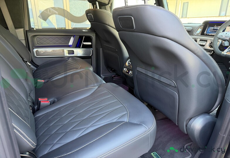 Mercedes G-class Black