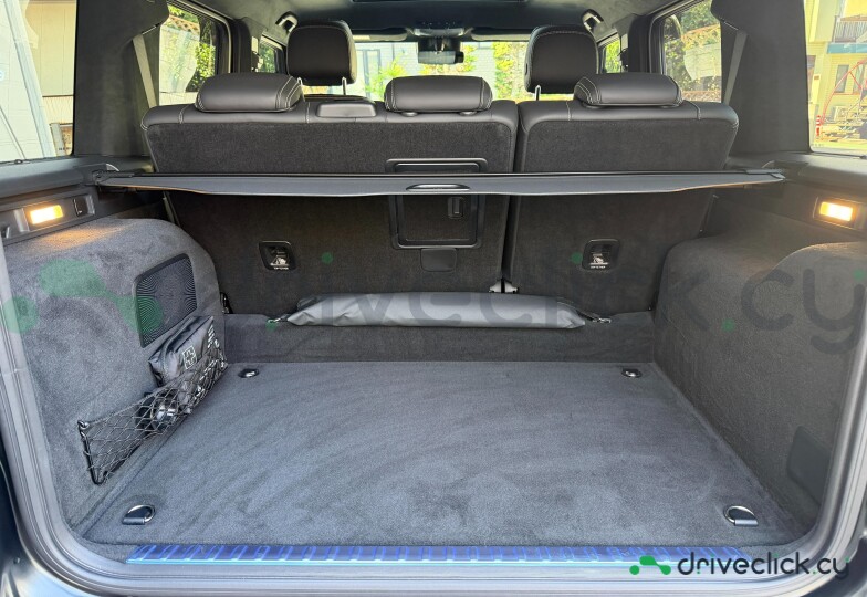 Mercedes G-class Black