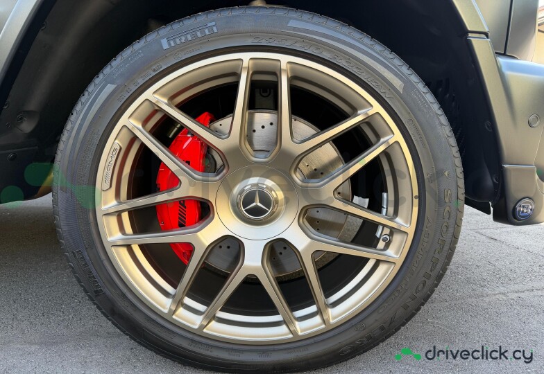 Mercedes G-class Black